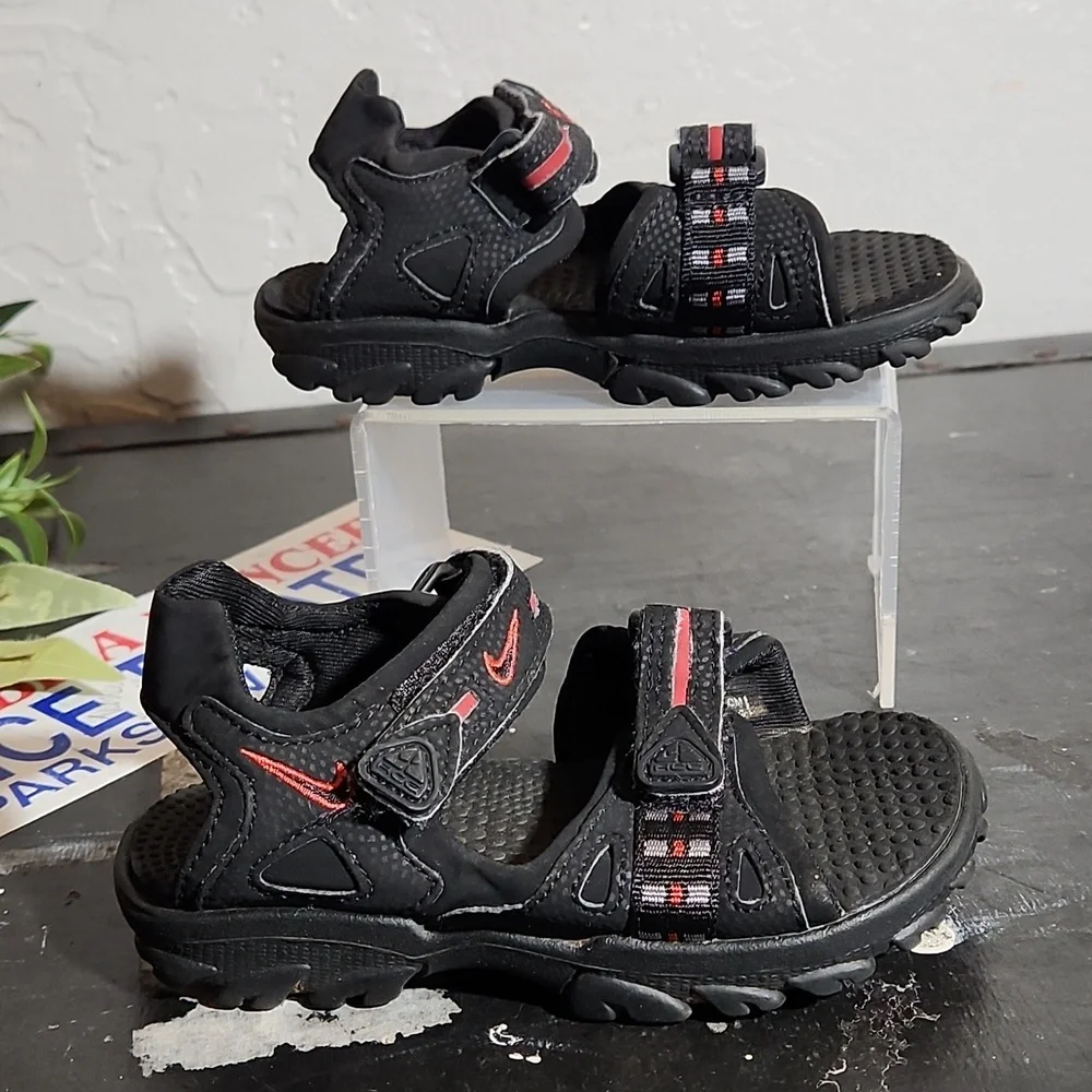 NIKE 7C Hiking Walking Beach Sandals Black Red